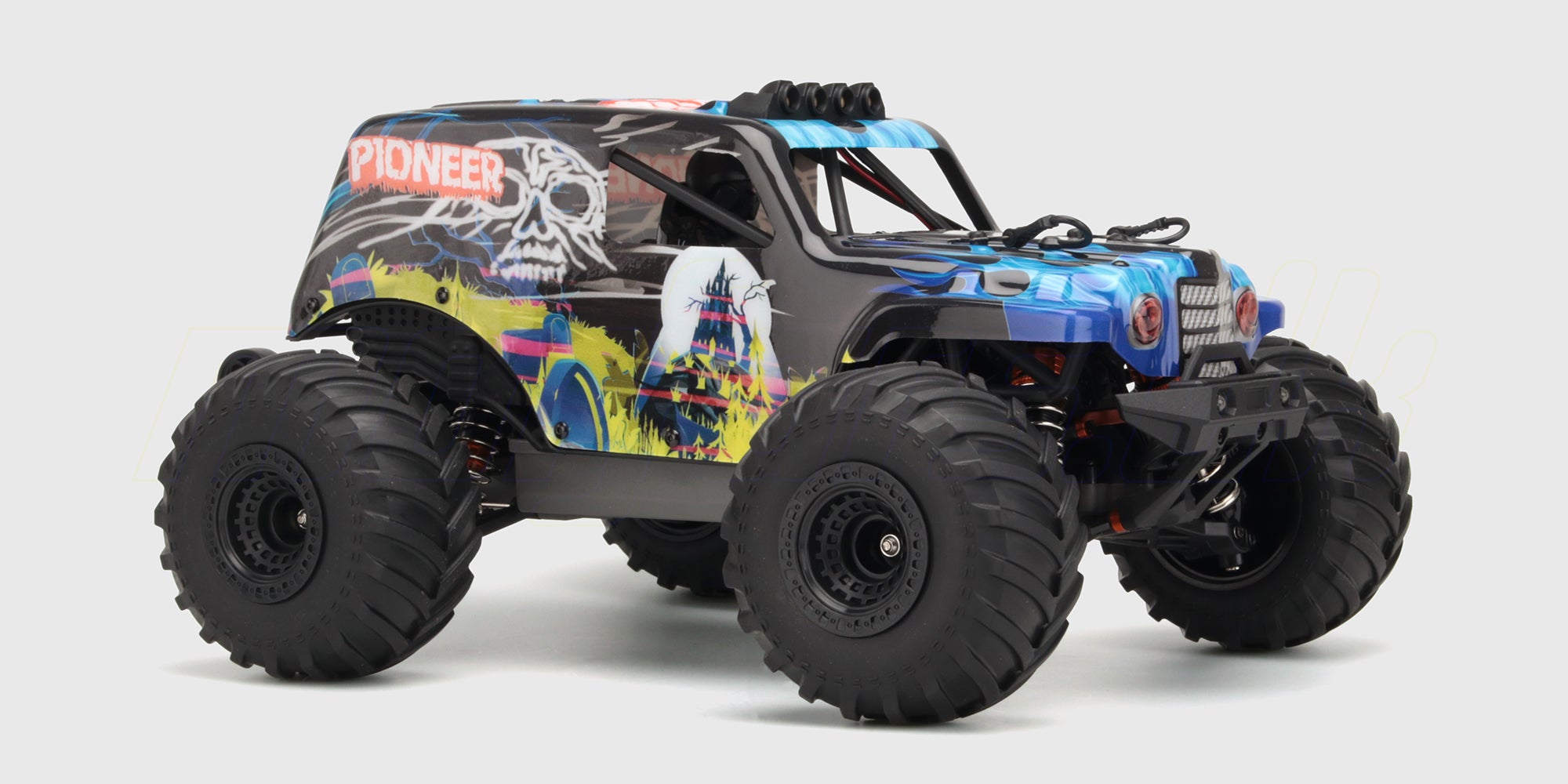 Blå Hurricane XL brushless monster truck med store offroad dæk vist fra siden på hvid baggrund.