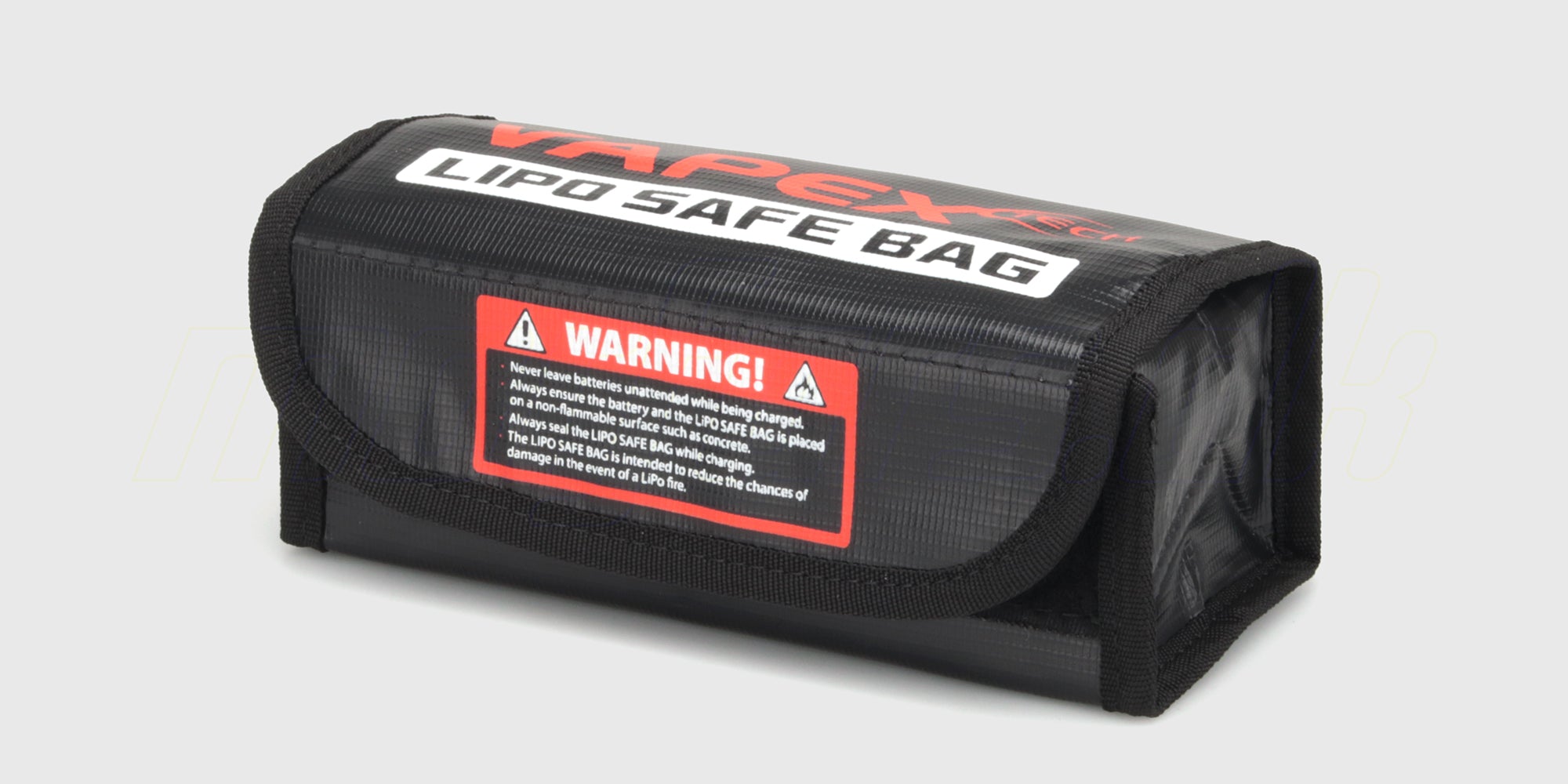 Brandsikker LiPo Safe Bag i sølvfarvet materiale til sikker opbevaring og opladning af batterier til fjernstyret bil.