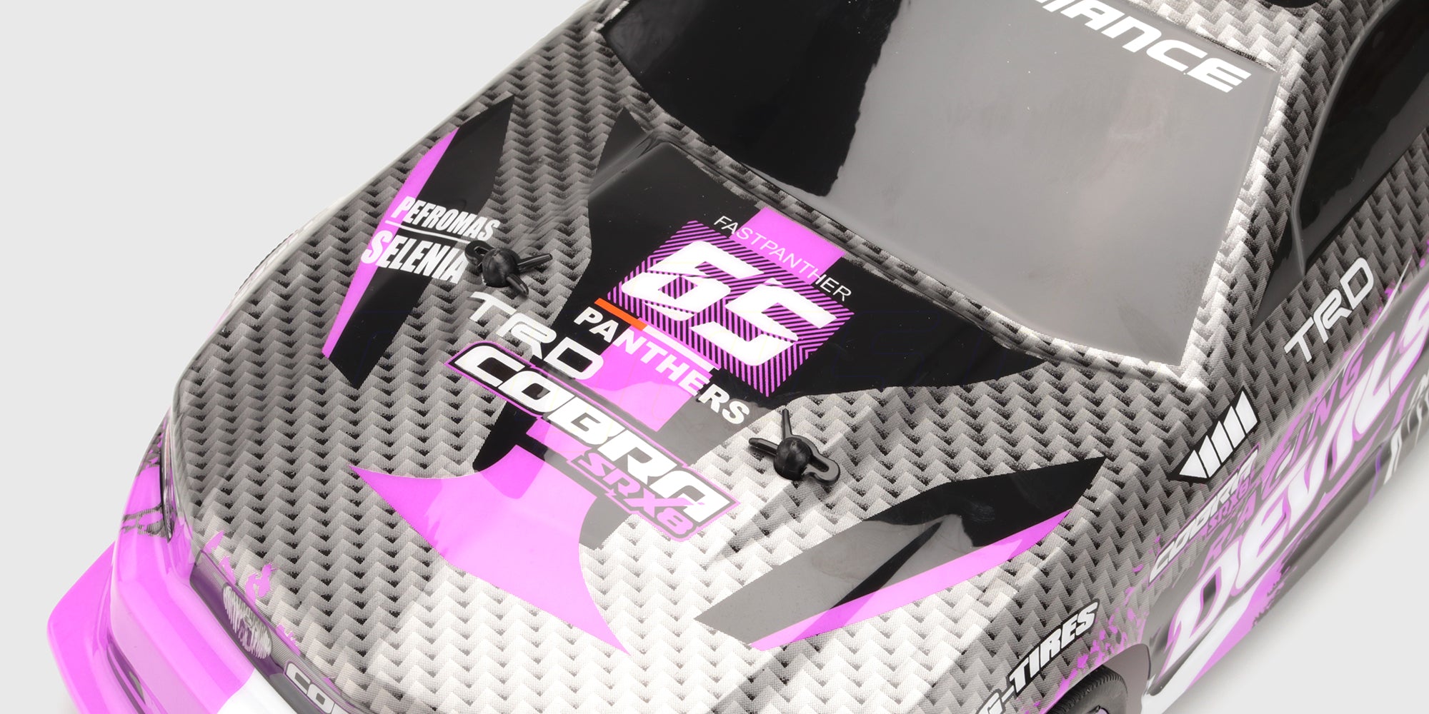 Nærbillede af karrosse og grafik på lilla Xtreme Racer Rally Sprint