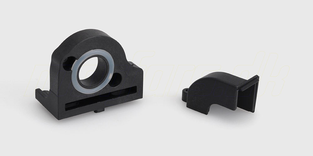 Sort Motor Retainer V2 i plast til stabil montering af motoren i en fjernstyret bil.