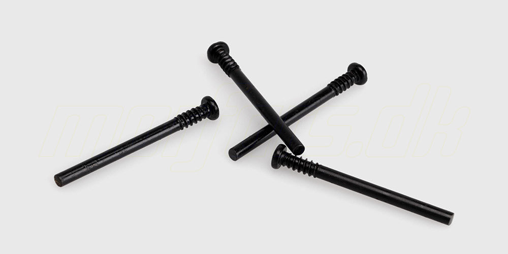 Sæt med fire sølvfarvede suspension pins i metal til ophæng på en fjernstyret bil.