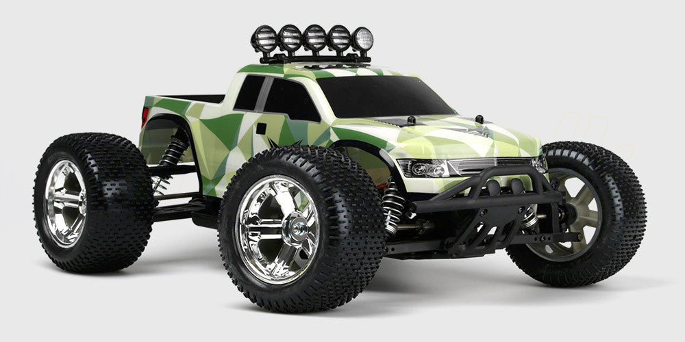 Fire forkromede onroad hjul med dæk til fjernstyret bil i Nostreet Chrome-serien.