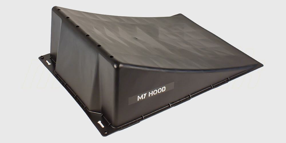 Sort My Hood rampe til fjernstyrede biler med skridsikker overflade til vilde hop.