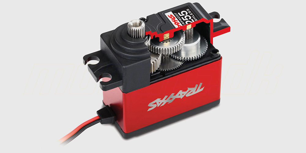 Rød High-Torque 400 brushless servo med robust metalkonstruktion til fjernstyrede biler.