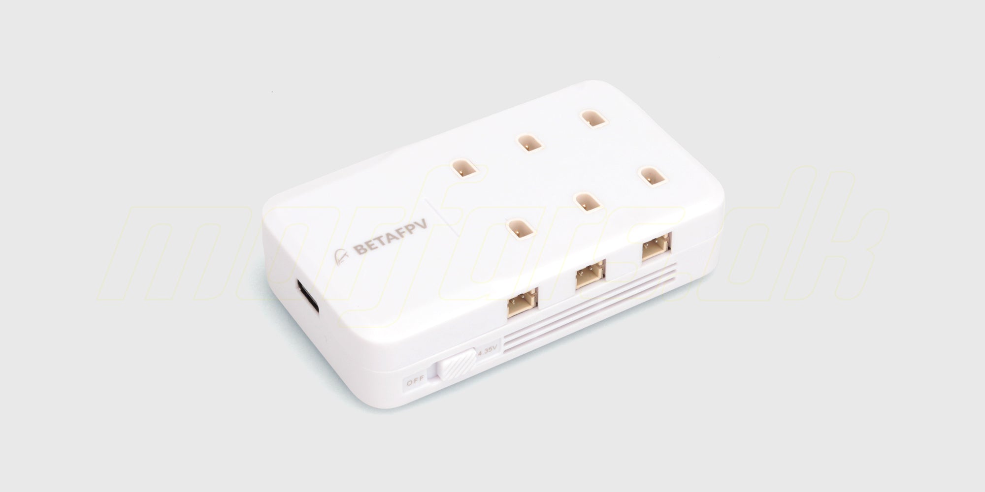 BetaFPV 1S LiPo-oplader med 6 porte og digitalt display til samtidig opladning af dronebatterier.