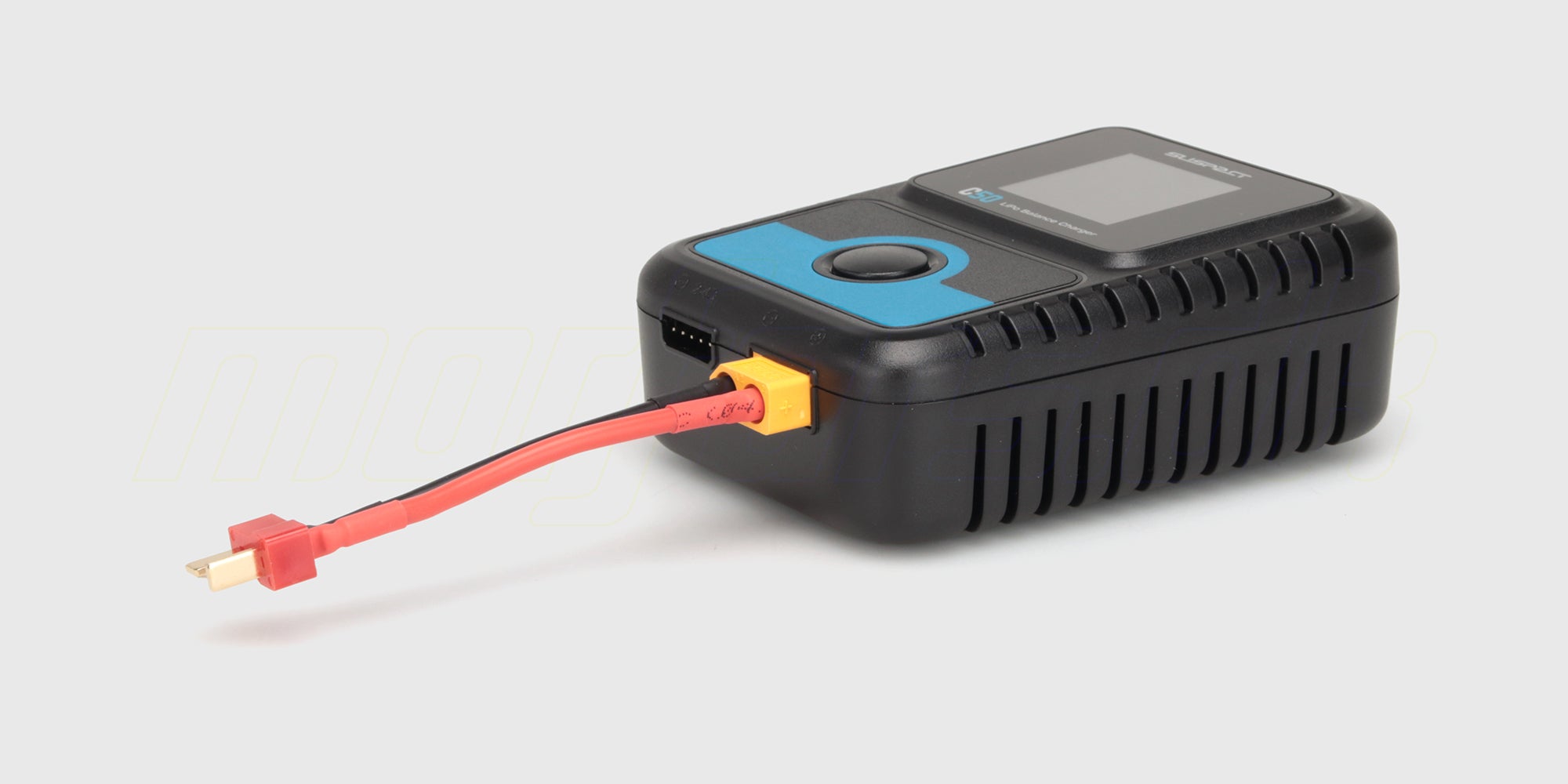 Sort Charger C50 batterioplader med digitalt display og kontrolknapper til fjernstyrede biler.