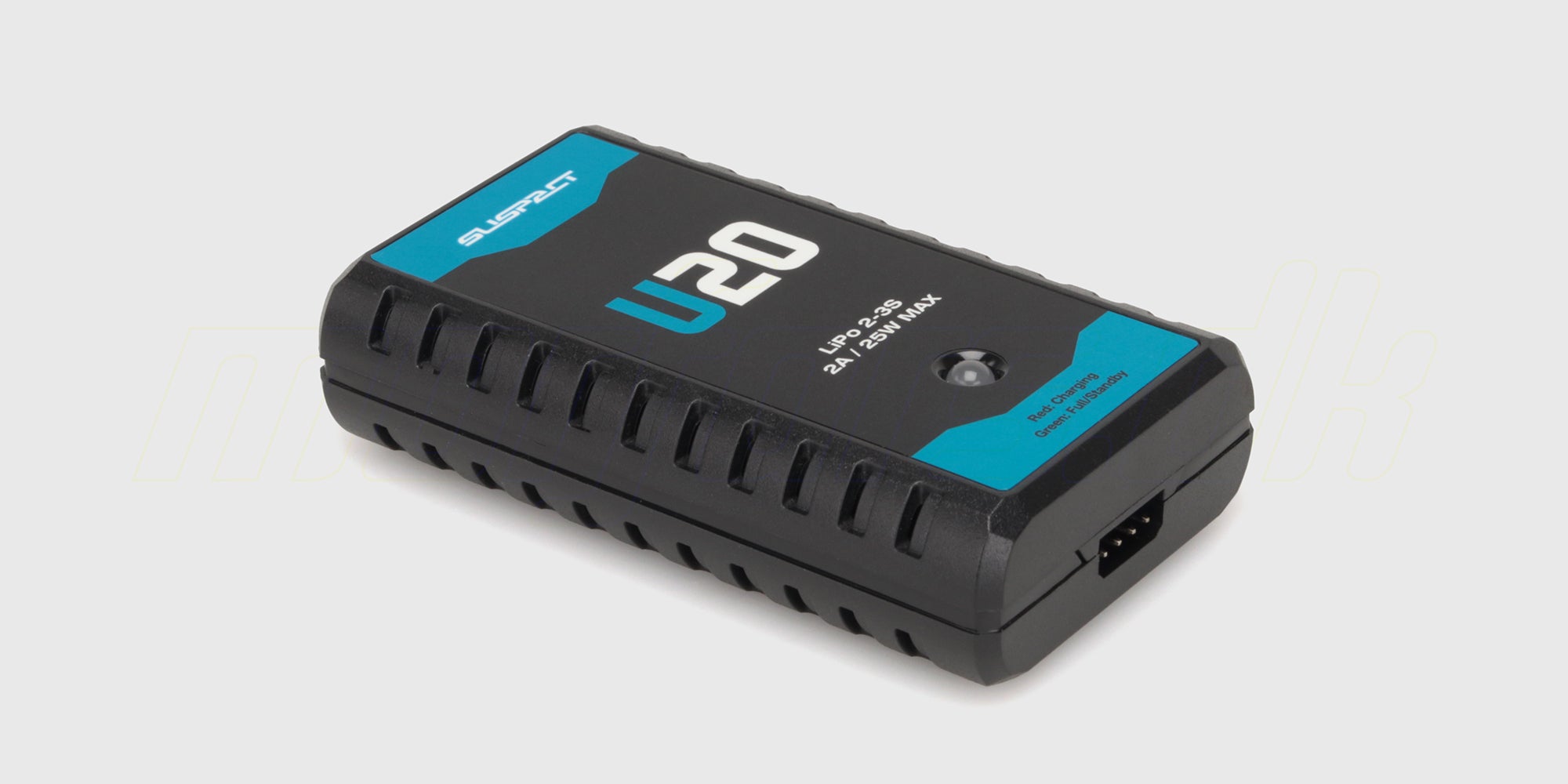 Sort Charger U20 batterioplader med digitalt display vist skråt fra siden på en hvid baggrund.