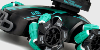 Sort Drift Shooter fjernstyret bil med sølvfarvede detaljer og lavprofil dæk til drift.