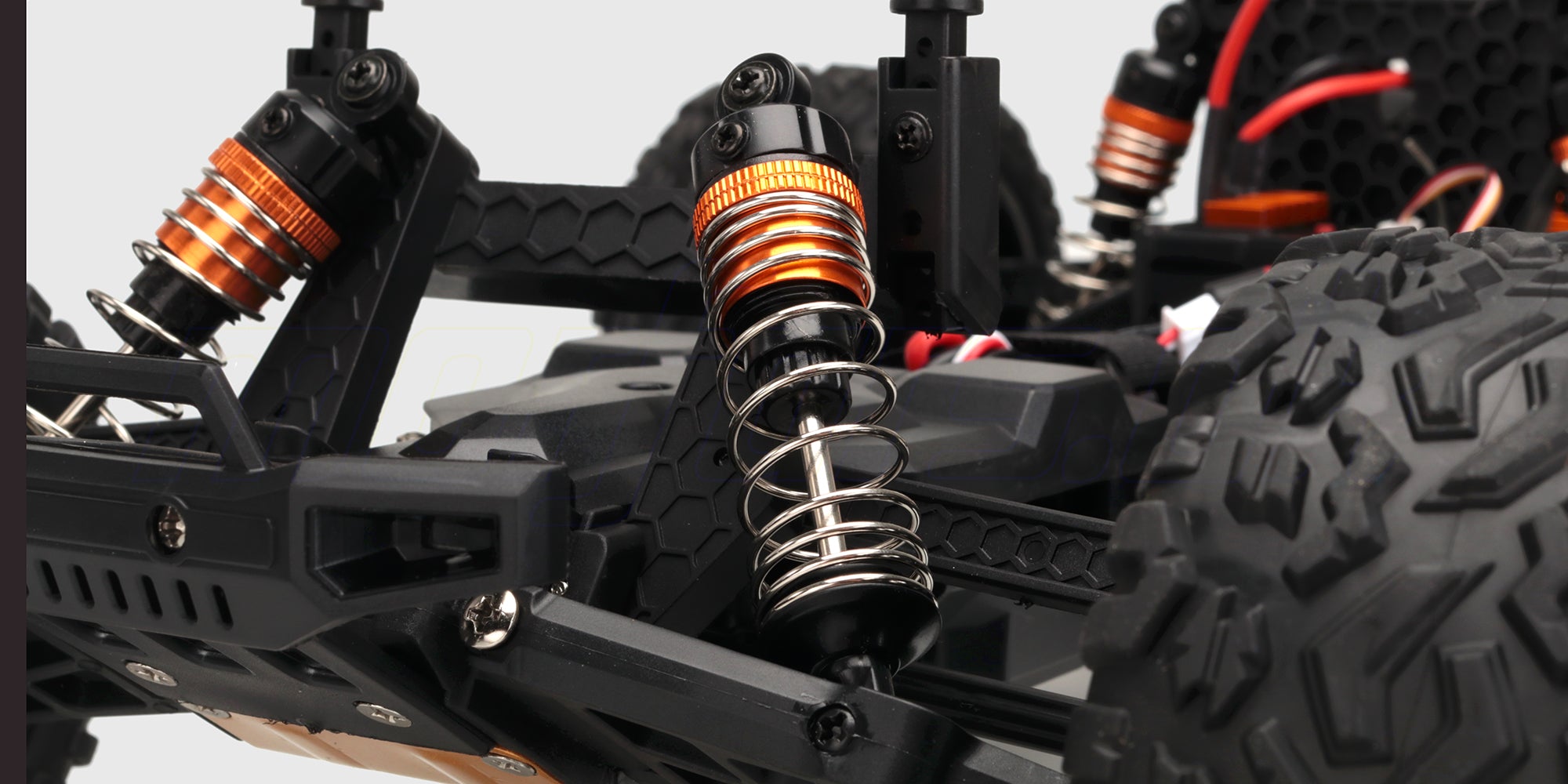 Lille hobbyhammer med metalhoved til præcis montering og vedligeholdelse af fjernstyrede biler.