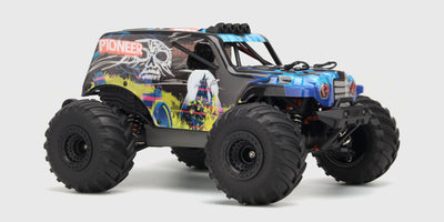 Blå Hurricane XL brushless monster truck med store offroad dæk vist fra siden på hvid baggrund.