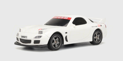 Gul Legend Drift fjernstyret bil med aerodynamisk karosseri og detaljerede fælge til drifting.