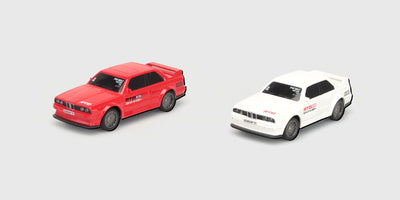 Sort sølv Legend Drift Elite fjernstyret driftbil med aerodynamisk karrosseri og realistiske detaljer set fra siden.