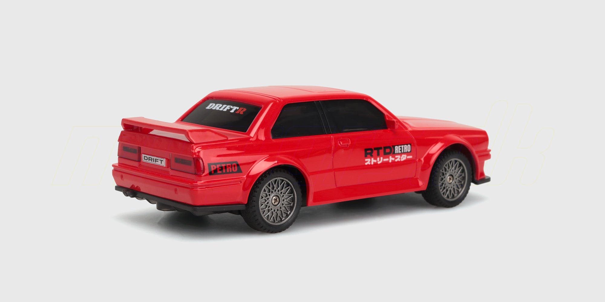 Rød Legend Drift Elite fjernstyret bil med detaljeret BMW M3-look til drifting på hvid baggrund.