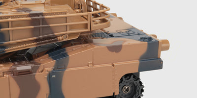 Battle Tank Metal Limited Edition fjernstyret kampvogn i grøn camouflage set forfra på hvid baggrund.