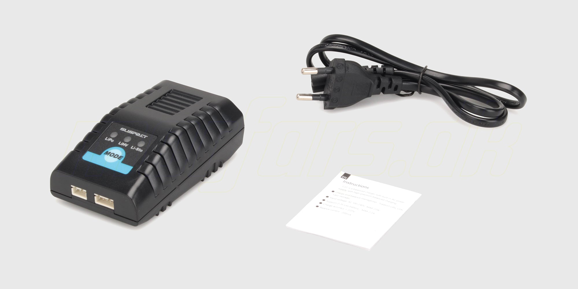 Sort C22 batterioplader med display og kontrolknapper til fjernstyrede biler.