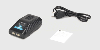 Sort C22 batterioplader med display og kontrolknapper til fjernstyrede biler.