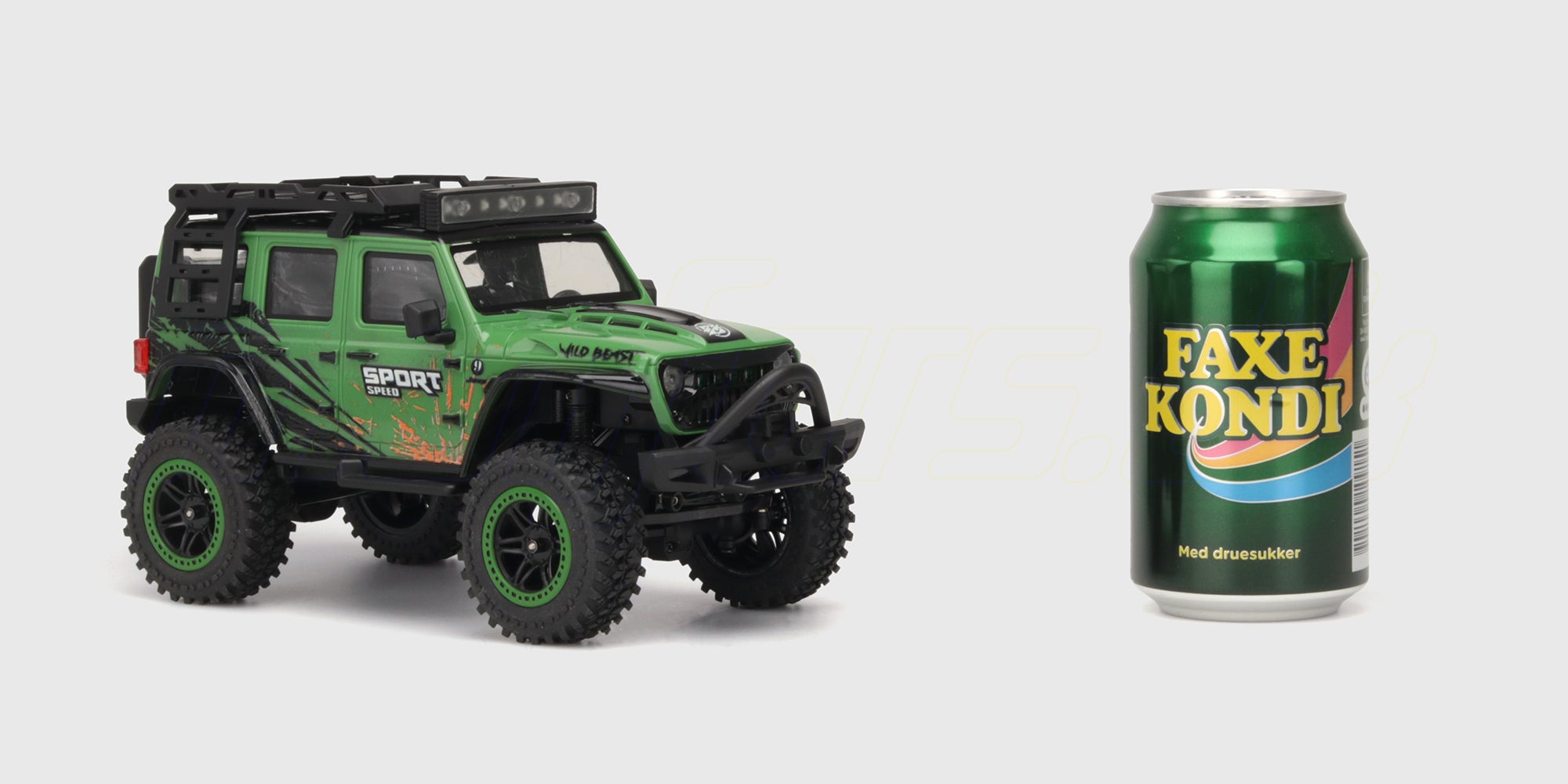 Wild Beast Mini Crawler fjernstyret bil i lommestørrelse vist ved siden af en hånd for at illustrere dens kompakte mål.