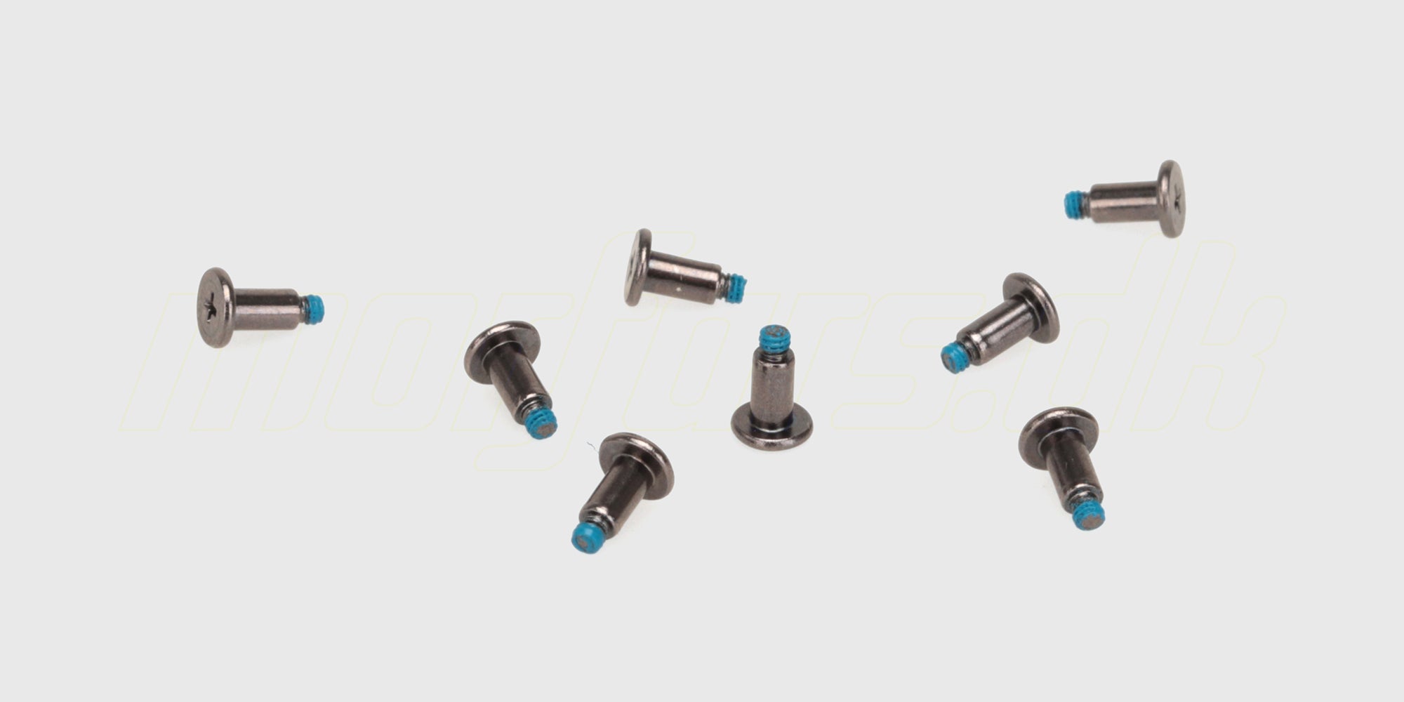 Små sorte propelskruer til montering på STX8B og ST16B fjernstyrede modeller.