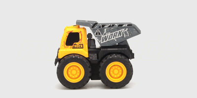 Blå og orange Micro Monster friktionsbil med store hjul og robust design til leg.