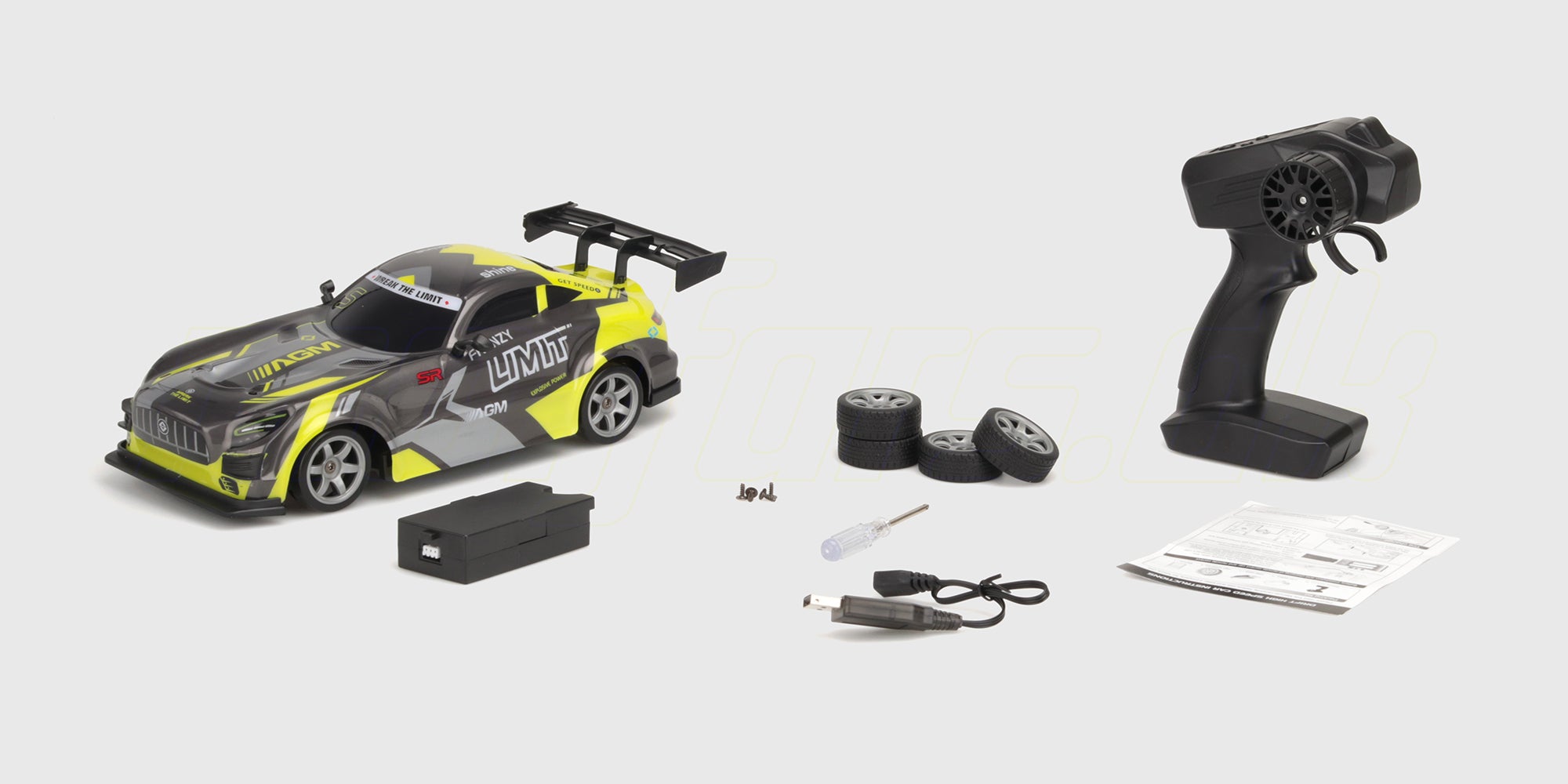 Grøn Super Drifter fjernstyret bil med 4WD og detaljeret karrosseri til drifting på jævne overflader.