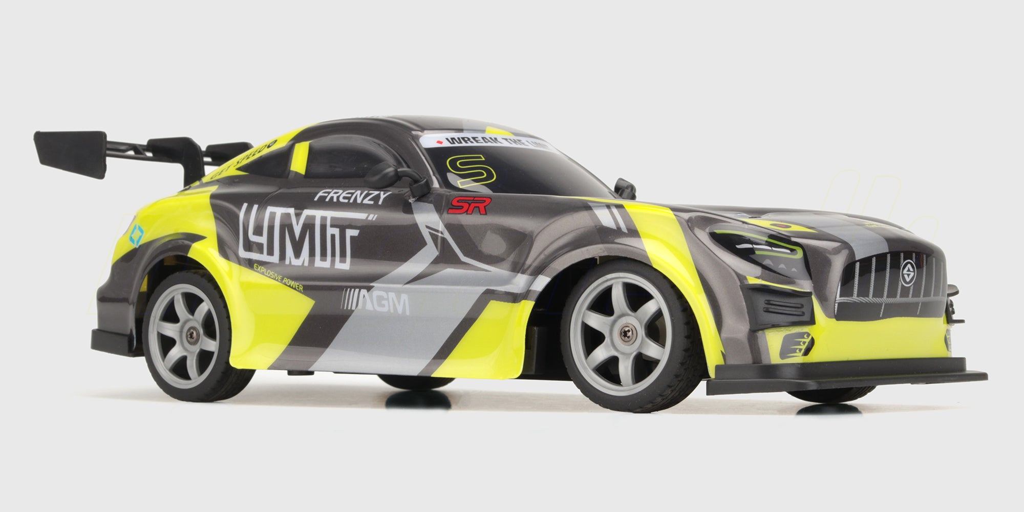 Sort Super Drifter fjernstyret bil i aktion med røg fra dækkene under et kontrolleret drift på asfalt.