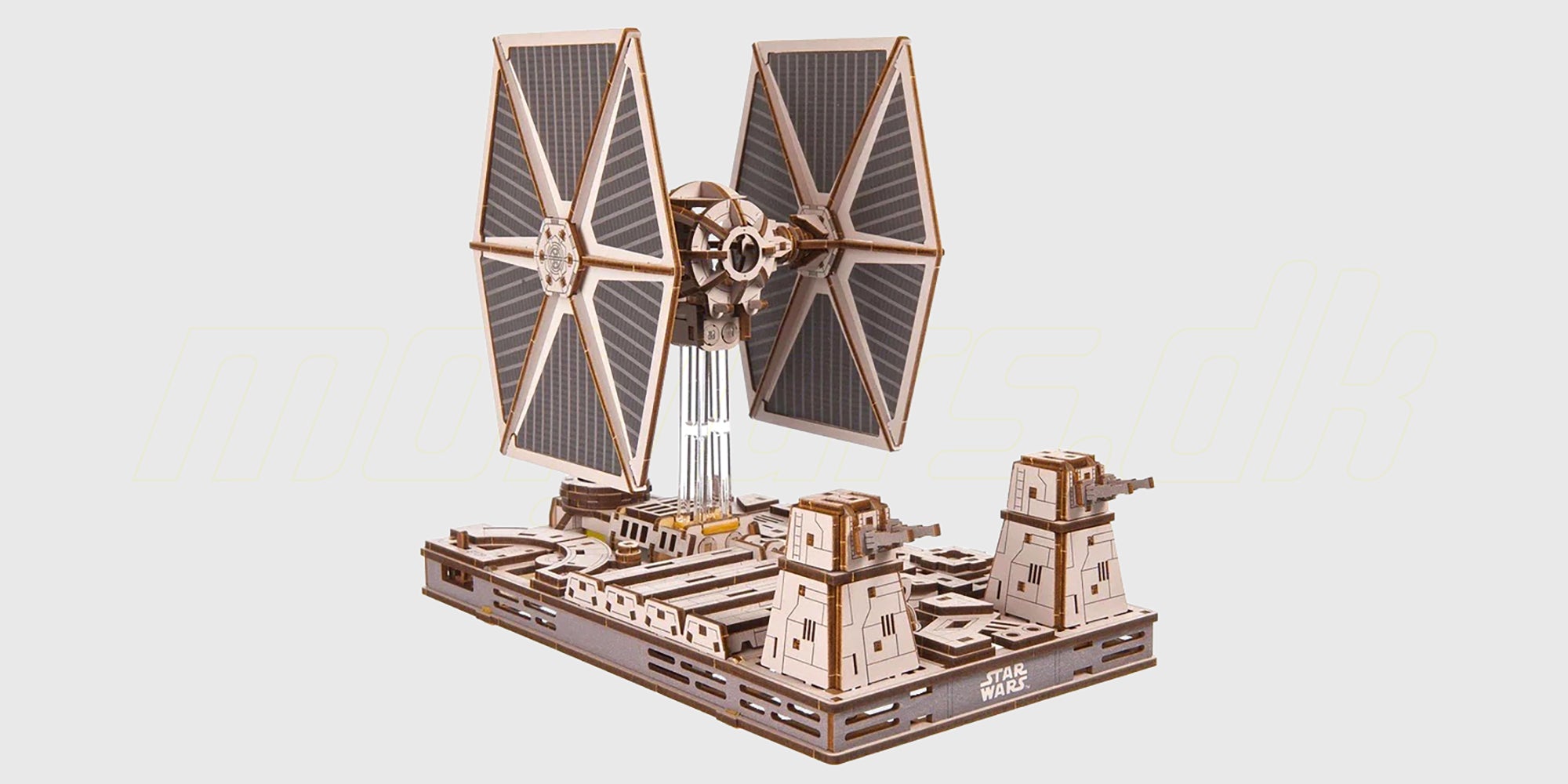 Mekanisk Star Wars byggesæt af AT-ST Walker i laserskåret træ fra Ugears.