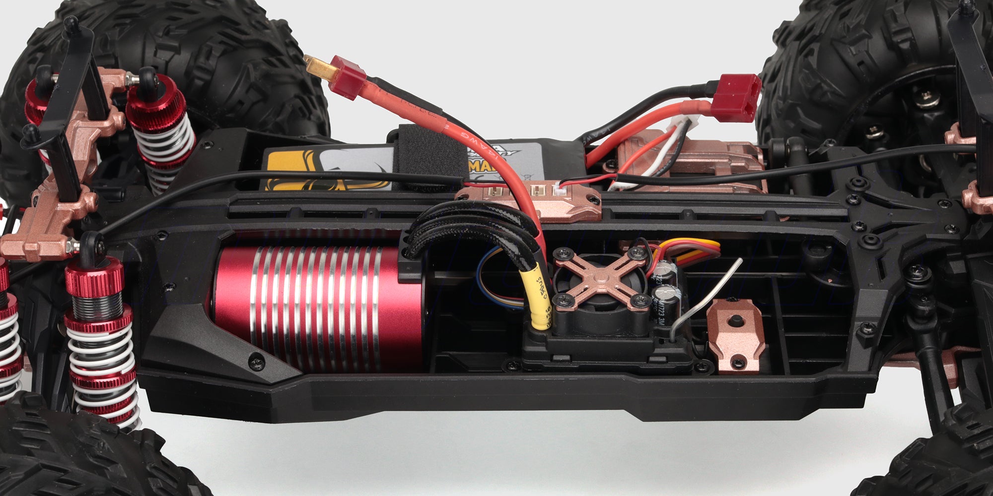 XLH Race Truck 1:10 chassis med børsteløs motor og robust affjedring set uden karrosseri.