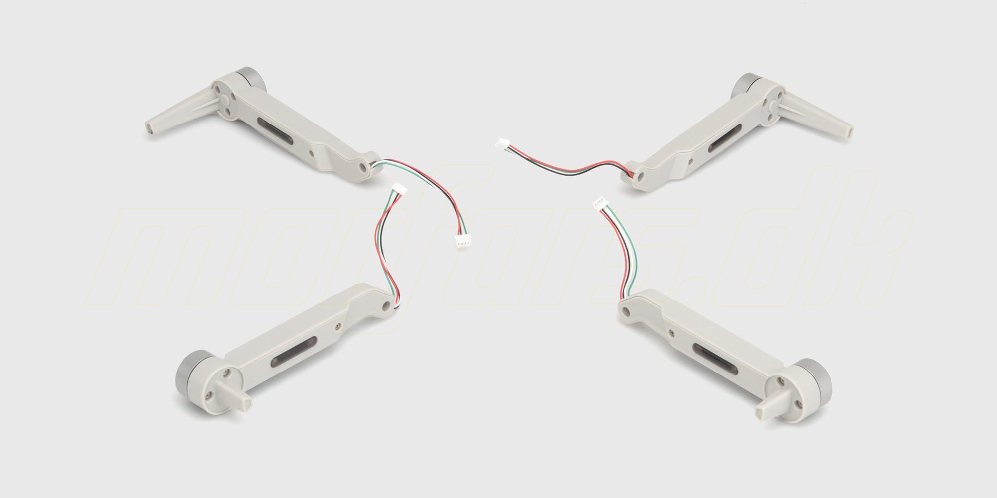 Sort bærearm i plast til Recon XV1 fjernstyret bil vist på en hvid baggrund.