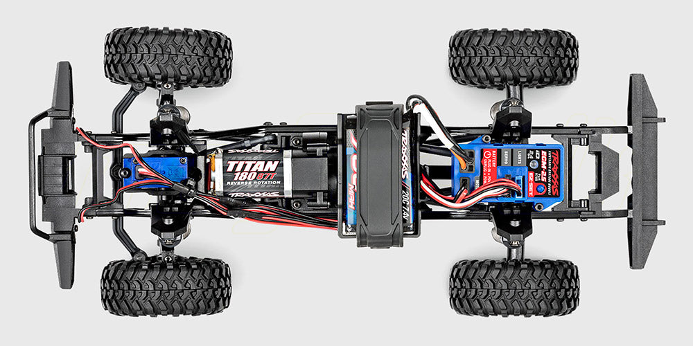 Overblik over chassis og elektronik i en Traxxas TRX-4M Defender 1:18 fjernstyret bil.