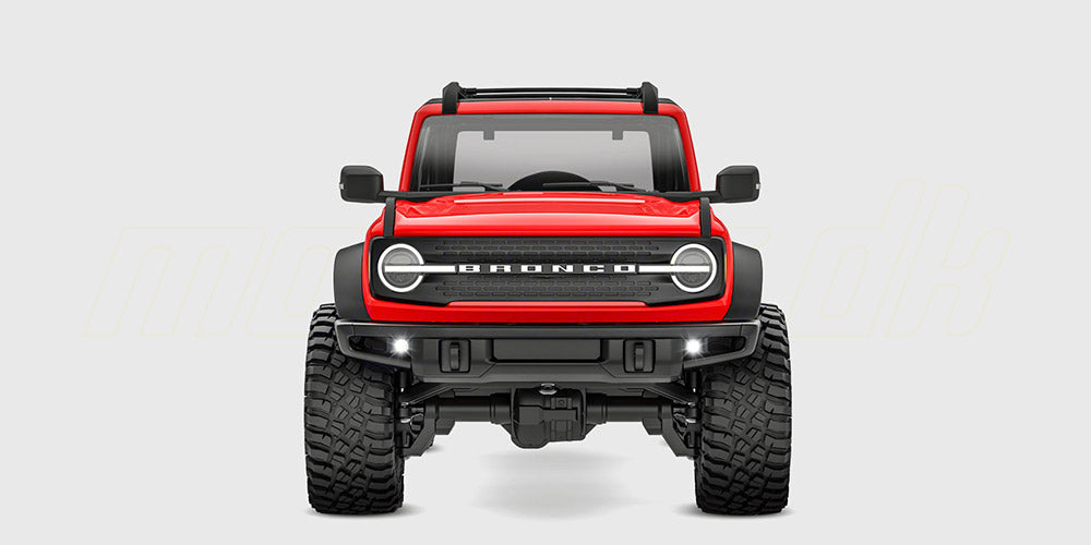 Rød Traxxas TRX-4M Ford Bronco fjernstyret bil set forfra.