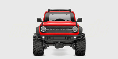 Rød Traxxas TRX-4M Ford Bronco fjernstyret bil set forfra.