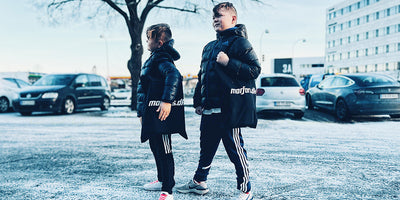 Sort Morfars.dk mulepose i stof med hvidt logo vist på en hvid baggrund.