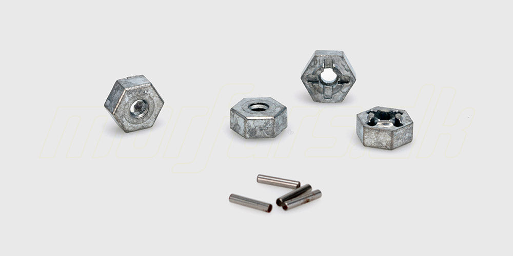 Blå eloxerede hexagon hjuladaptere i aluminium til Spirit XL fjernstyret bil vist på en hvid baggrund.