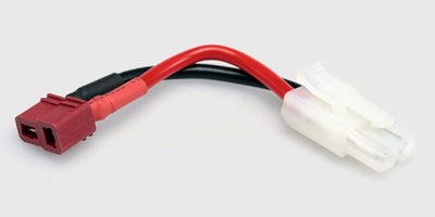 Adapterkabel der konverterer fra hvidt Tamiya hanstik til rødt Deans T-stik hunstik til RC-udstyr.