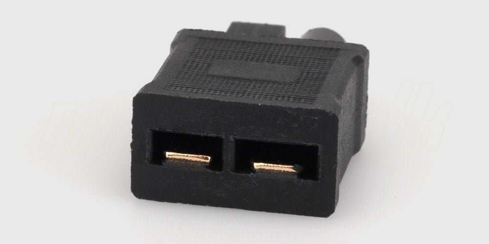 Adapterkabel med sort TRX hunstik og hvidt Tamiya hanstik til batterier i fjernstyrede biler.