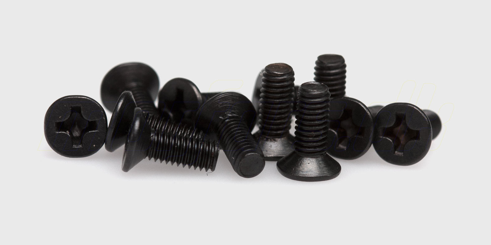 Undersænket metrisk skrue i størrelsen 3x8mm med krydskærv til præcis montering i fjernstyrede biler.