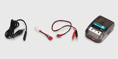 Kompakt sort Charger LN3 batterioplader til fjernstyrede biler med tilhørende T-stik og Tamiya adapterkabler.