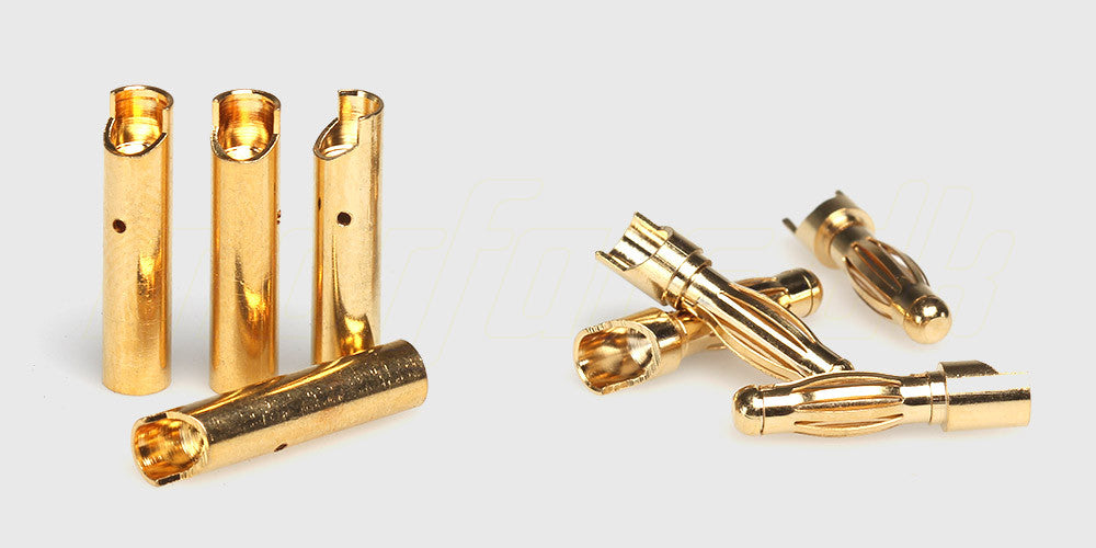 Sæt med fire par 4mm guldstik til montering på ledninger til fjernstyrede biler og batterier.