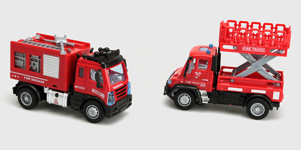 Lille blå og hvid mikro fjernstyret bil i en gennemsigtig boks, der fungerer som fjernbetjening.