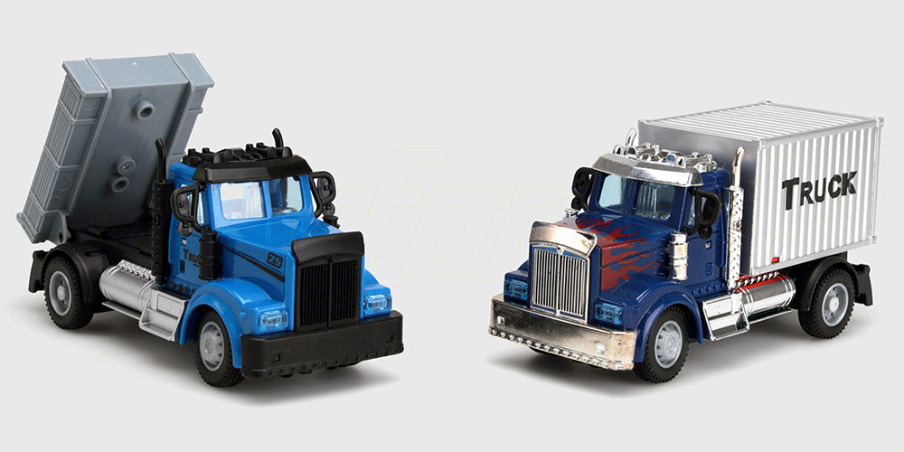 Lille rød og hvid mikro fjernstyret bil i en gennemsigtig opbevaringsboks med fjernbetjening.