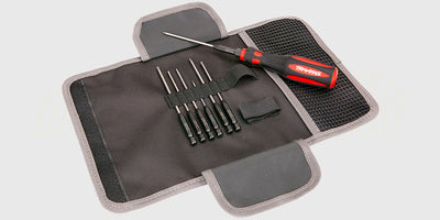 Traxxas Speed Bit Toolkit i sort taske med unbrakobits og topnøgler til vedligeholdelse af fjernstyrede biler.